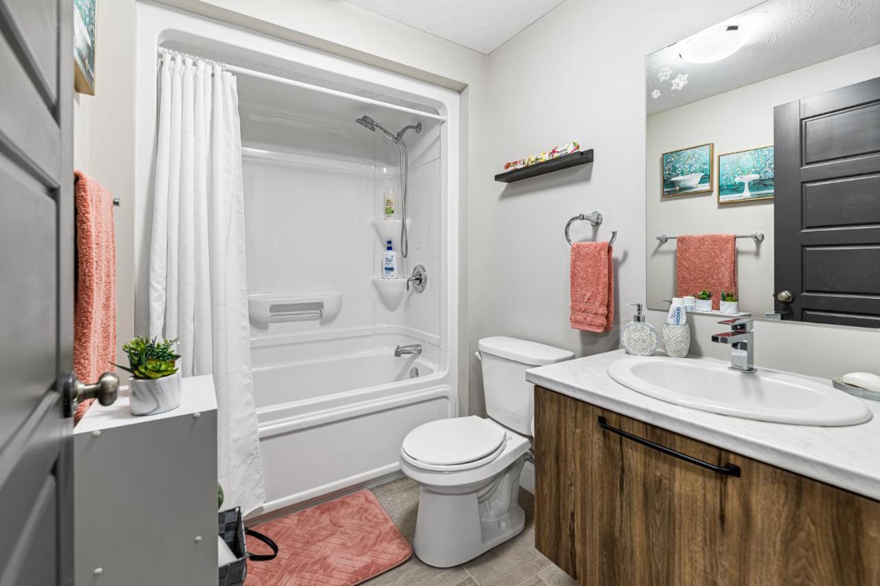 One Bedroom Apartment Moncton North ! Extérieur photo