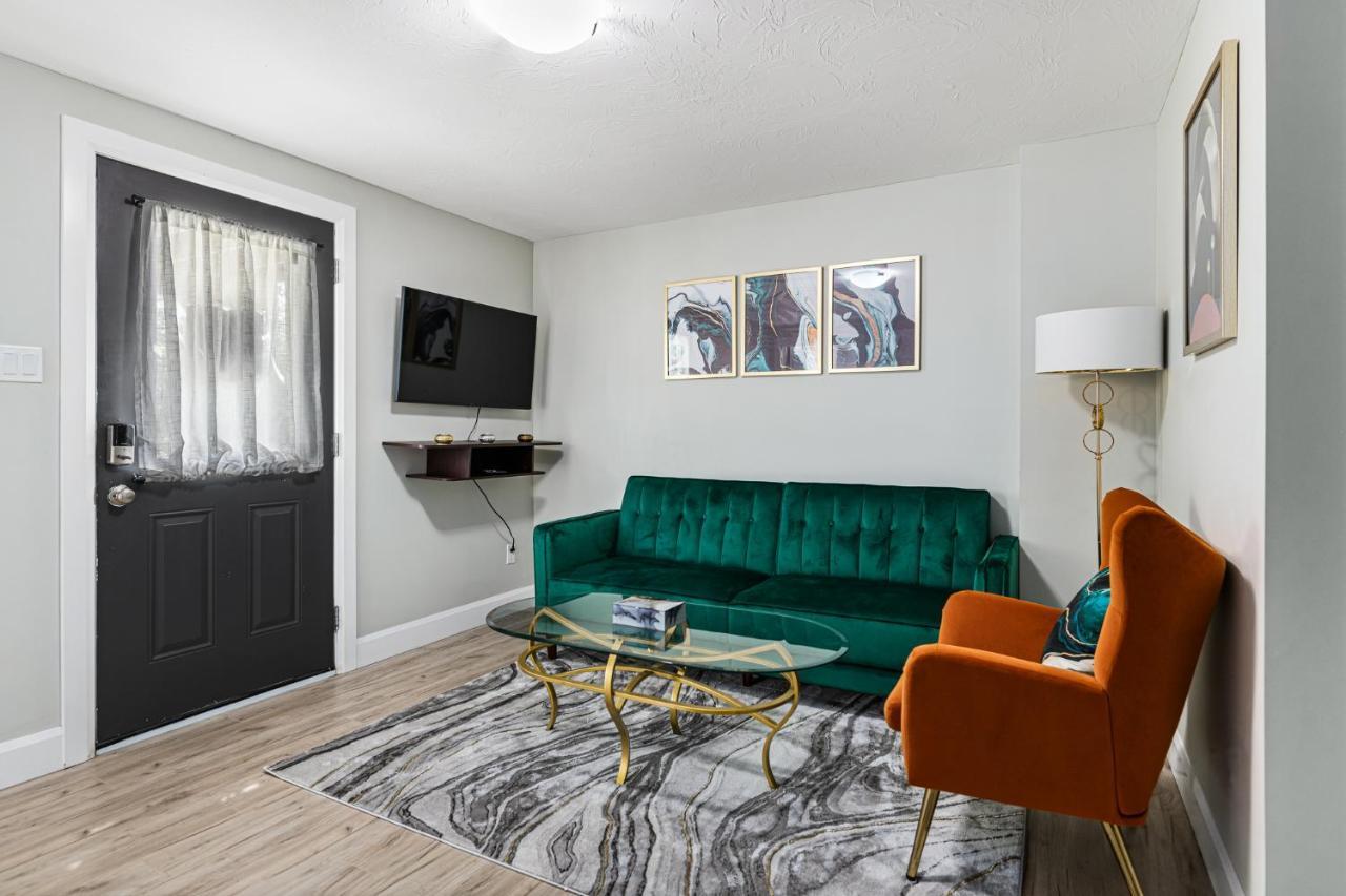 One Bedroom Apartment Moncton North ! Extérieur photo